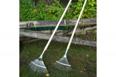 Детальная картинка товара «5749 грабли веерные 18 зуб. удлиненные»